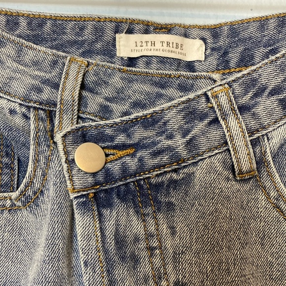 12th Tribe Womens Size S Dylan Light Wash Denim Asymmetrical Cross Over Jeans - Picture 8 of 16